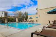 Swimming Pool Hyatt Place UC Davis