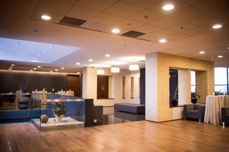 Sảnh chờ 4 Ramada by Wyndham Oradea