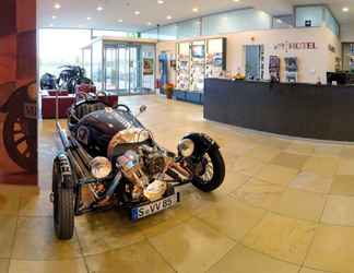 Lobby 2 V8 Hotel Classic Motorworld Region Stuttgart