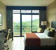 Kamar Tidur 4 Summit Rainforest & Golf Resort