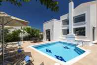 Swimming Pool Salvia Villas