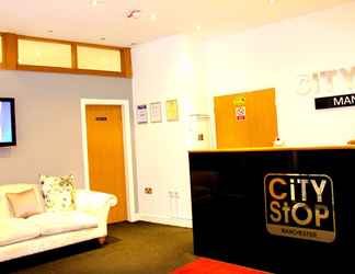 Lobi 2 City Stop Manchester Apartments