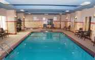 Swimming Pool 4 La Quinta Inn & Suites by Wyndham Little Rock - Bryant