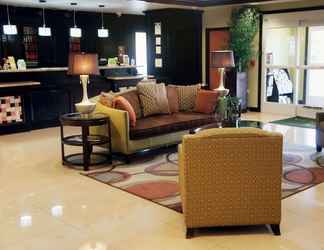 Lobby 2 La Quinta Inn & Suites by Wyndham Little Rock - Bryant