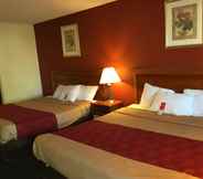 Kamar Tidur 7 Red Carpet Inn Norwalk