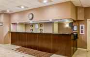 Lobi 2 Comfort Inn City of Natural Lakes