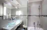 Toilet Kamar 7 Hotel Princesse Flore