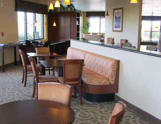 Lobby 2 Country Inn & Suites by Radisson, Dixon, CA - UC Davis Area