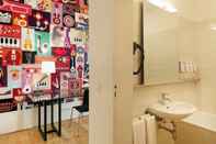 In-room Bathroom Hello Lisbon Cais do Sodre Apartments