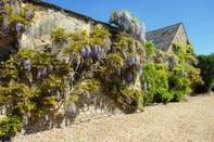 Exterior Marlborough Arms Hotel