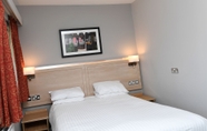 Bedroom 6 Crown, Droitwich by Marston's Inns