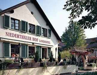 ภายนอกอาคาร 2 Landhotel Niederthaeler Hof