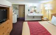 Bilik Tidur 4 Rodeway Inn & Suites