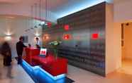 Lobi 5 Red and Blue Design Hotel Prague