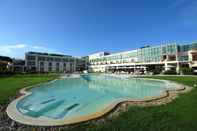 Swimming Pool Pisa Tower Plaza