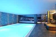 Swimming Pool La Val Hotel & Spa