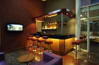 Bar, Cafe and Lounge Suite Hotel Chrome