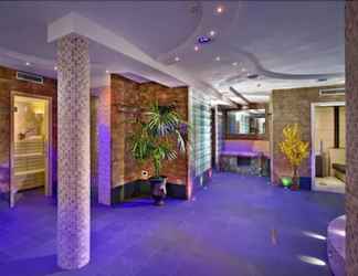 Lobby 2 Hotel Sassella