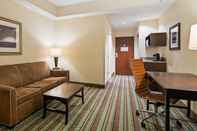 Common Space Best Western Plus Chain of Lakes Inn & Suites