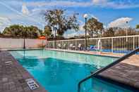 Swimming Pool Best Western Plus Chain of Lakes Inn & Suites