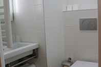 In-room Bathroom Hotel le Mouton Blanc