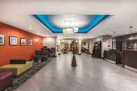 Lobby La Quinta Inn & Suites by Wyndham Houston Bush Intl Airpt E