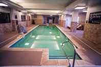 Swimming Pool Hampton Inn Monticello