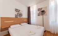 Kamar Tidur 7 Residhotel Vieux Port