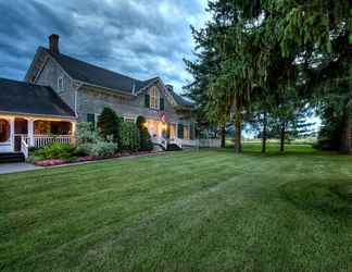 Exterior 2 The Waring House