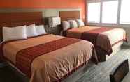 Kamar Tidur 6 Presidio Parkway Inn