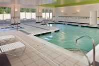 Swimming Pool Fairfield Inn & Suites by Marriott Lewisburg