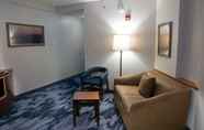 Common Space 3 Fairfield Inn & Suites by Marriott Lewisburg