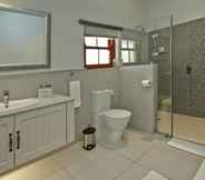 Toilet Kamar 5 Montagu Vines Guest House