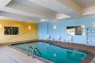 Swimming Pool Comfort Suites