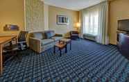 Ruang untuk Umum 2 Fairfield Inn & Suites by Marriott Oklahoma City-Warr Acres