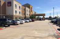 Common Space Days Inn & Suites by Wyndham Houston / West Energy Corridor