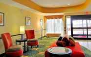 Lobby 2 Days Inn & Suites by Wyndham Houston / West Energy Corridor