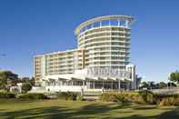 Exterior Kirra Surf Apartments