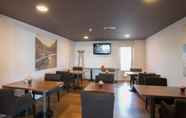 Bar, Kafe, dan Lounge 7 Hotel Gieling