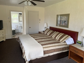 Bedroom 4 The Lionstone Inn Motel and Cottages