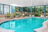 Swimming Pool SpringHill Suites by Marriott San Antonio SeaWorld Lackland