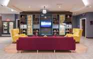 Lobby 5 Premier Inn Dubai International Airport