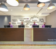 Lobby 4 Premier Inn Dubai International Airport