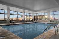 Swimming Pool Baymont by Wyndham Denver International Airport