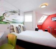 Bedroom 2 ibis Styles Saint-Brieuc Gare Centre