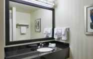 In-room Bathroom 4 Fairfield Inn & Suites Columbus Polaris