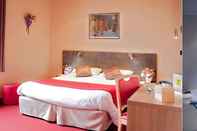 Bedroom Hostellerie du Cantal