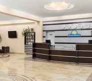 Lobby 4 Days Hotel by Wyndham Baku