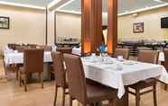 Restaurant 2 Days Hotel by Wyndham Baku