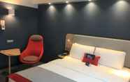 Bedroom 6 Holiday Inn Express Zurich Airport, an IHG Hotel